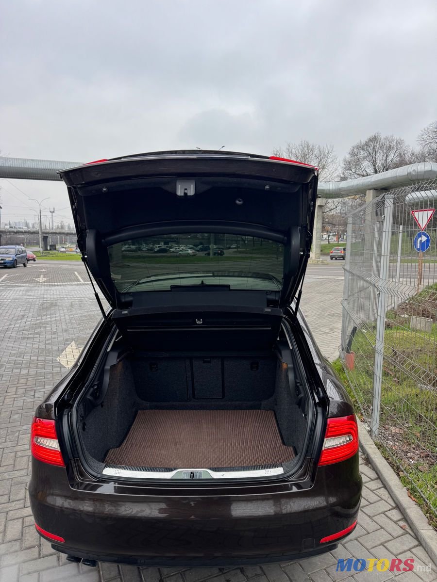 2014' Skoda Superb photo #6