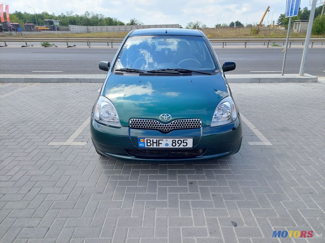 2003' Toyota Yaris photo #2
