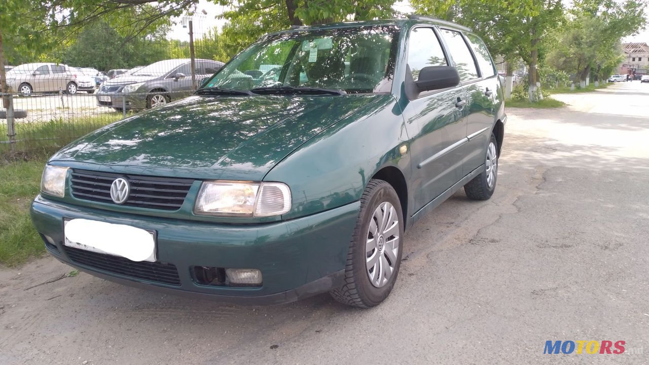 2001' Volkswagen Polo photo #1