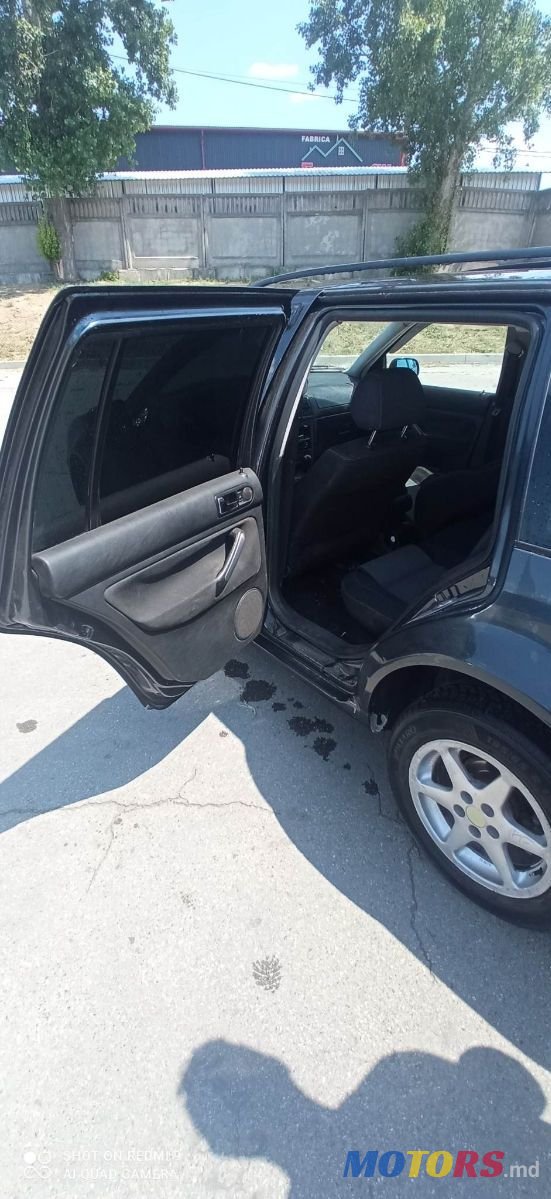 2003' Volkswagen Golf photo #6