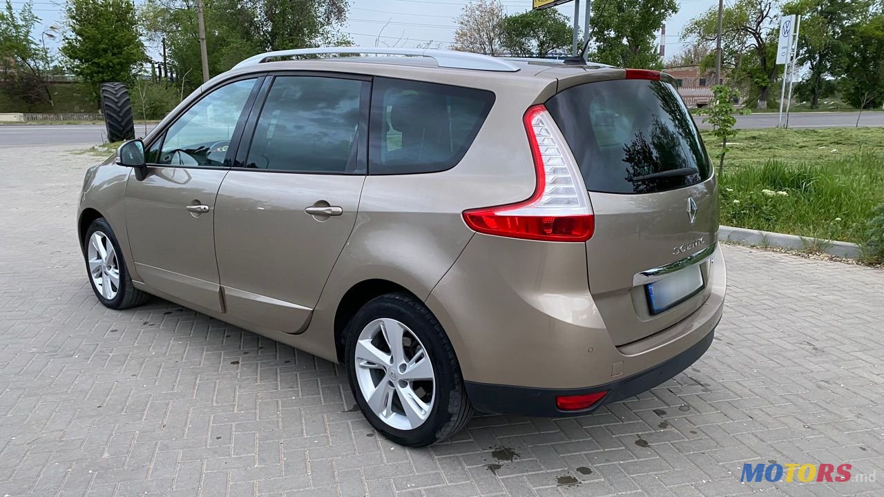 2014' Renault Grand Scenic photo #3