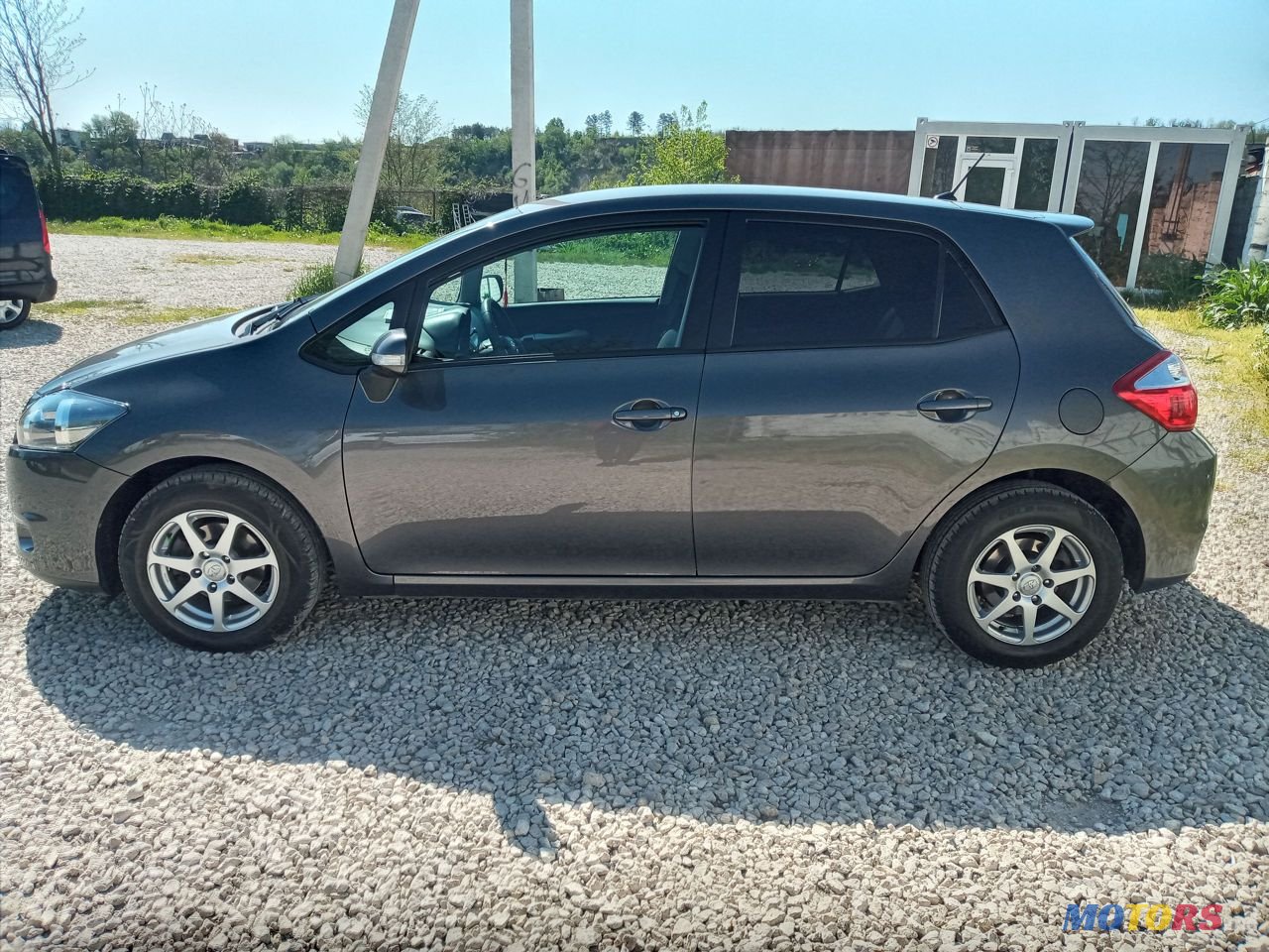 2010' Toyota Auris photo #5