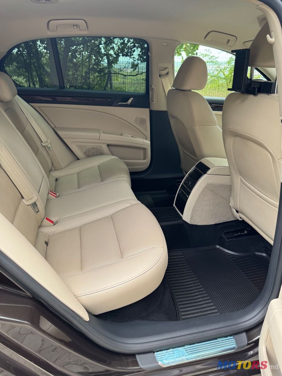 2015' Skoda Superb photo #5