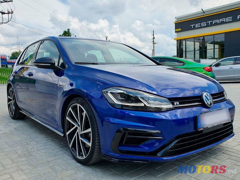 2018' Volkswagen Golf photo #2