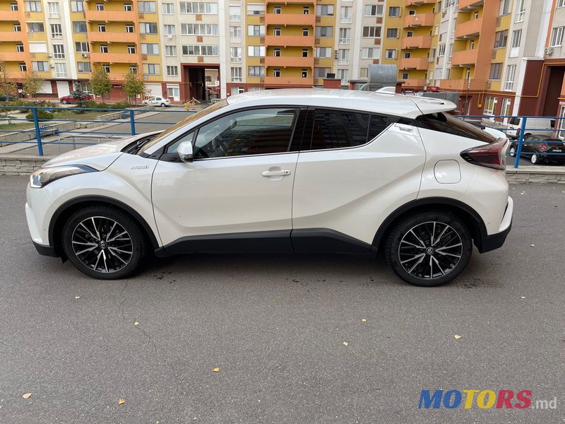 2018' Toyota C-HR photo #2