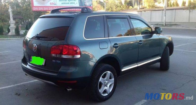 2004' Volkswagen Touareg photo #1