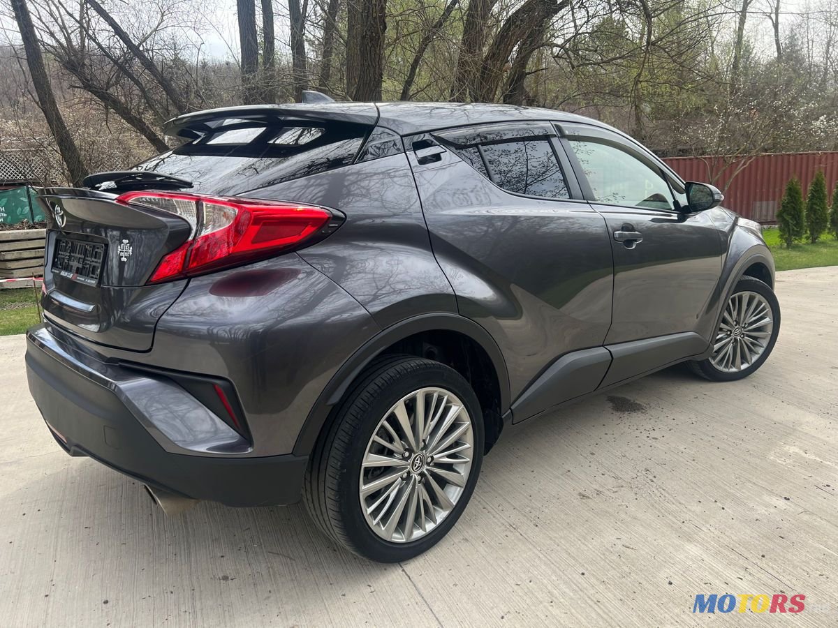 2019' Toyota C-HR photo #2