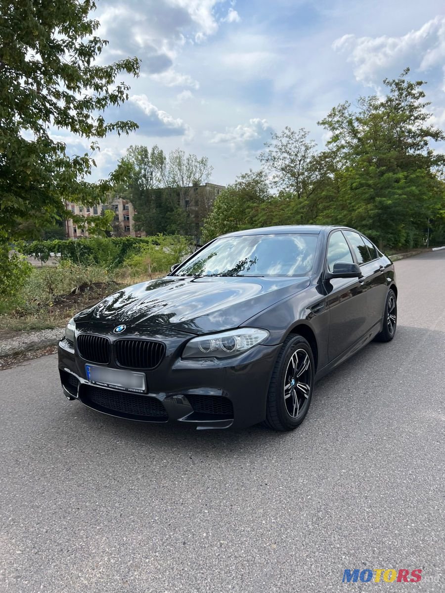 2012' BMW 5 Series photo #2