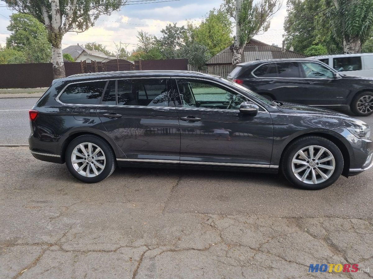 2019' Volkswagen Passat photo #4