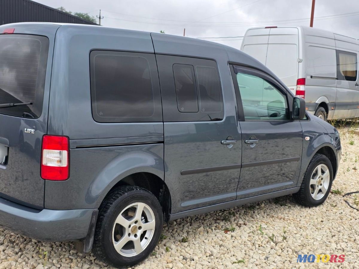 2009' Volkswagen Caddy photo #5