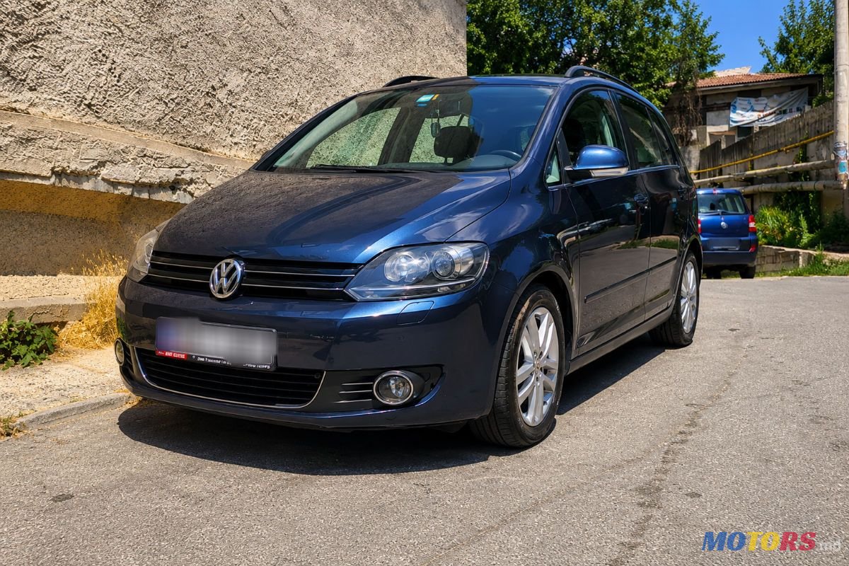 2009' Volkswagen Golf Plus photo #1