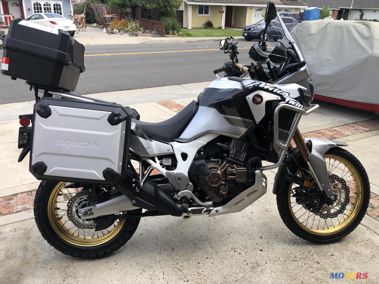 2019' Honda AFRICA TWIN ADVENTURE photo #1