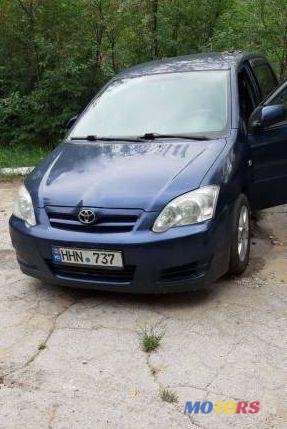 2004' Toyota Corolla photo #1