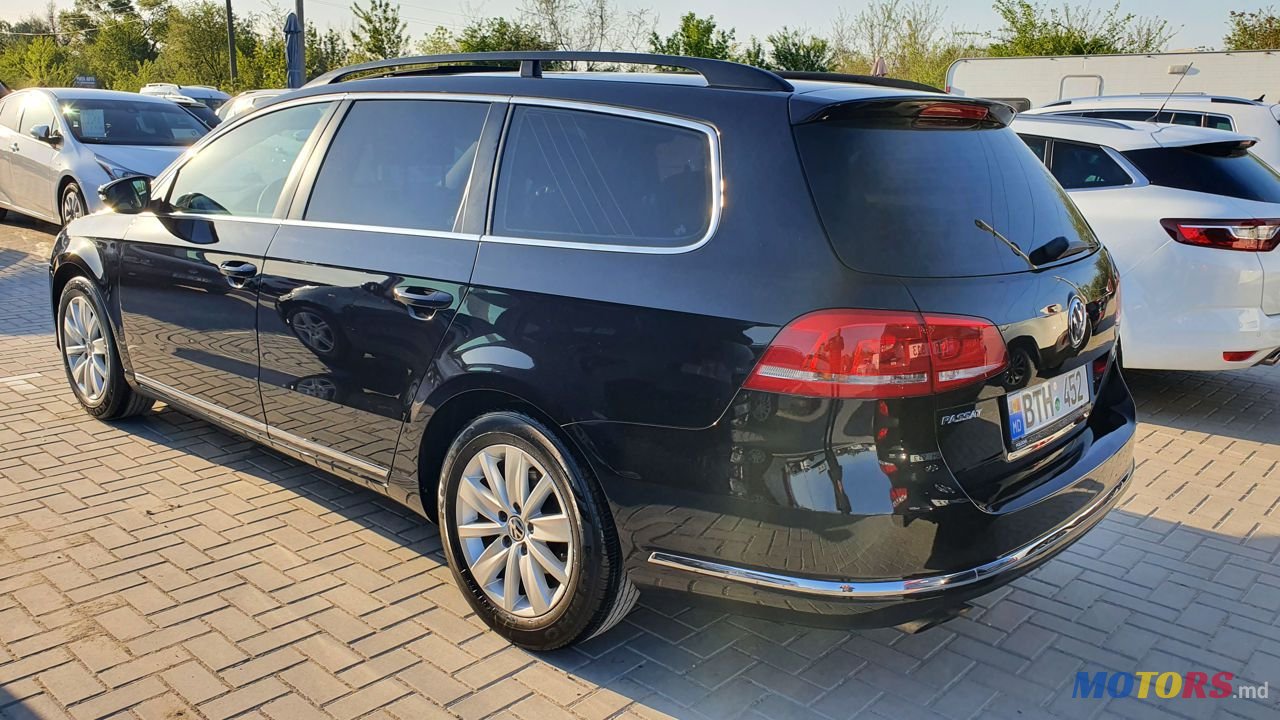 2013' Volkswagen Passat photo #5