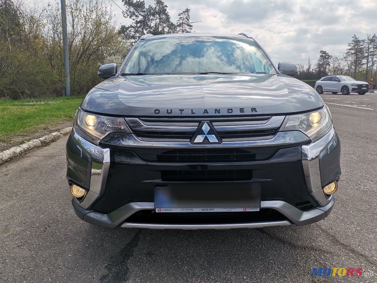 2015' Mitsubishi Outlander photo #4
