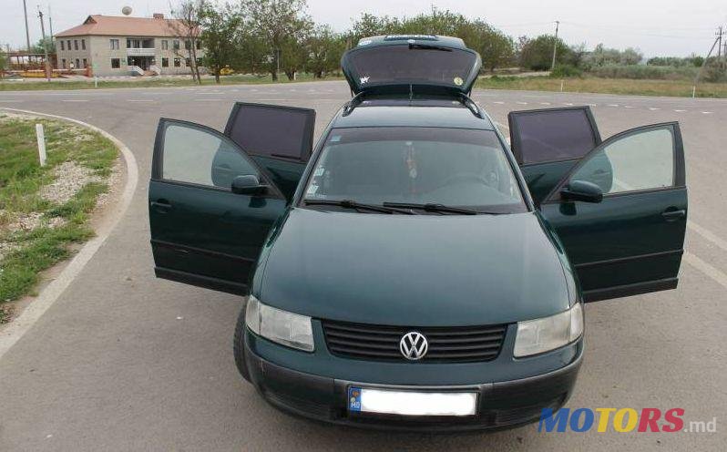 2000' Volkswagen Passat photo #1