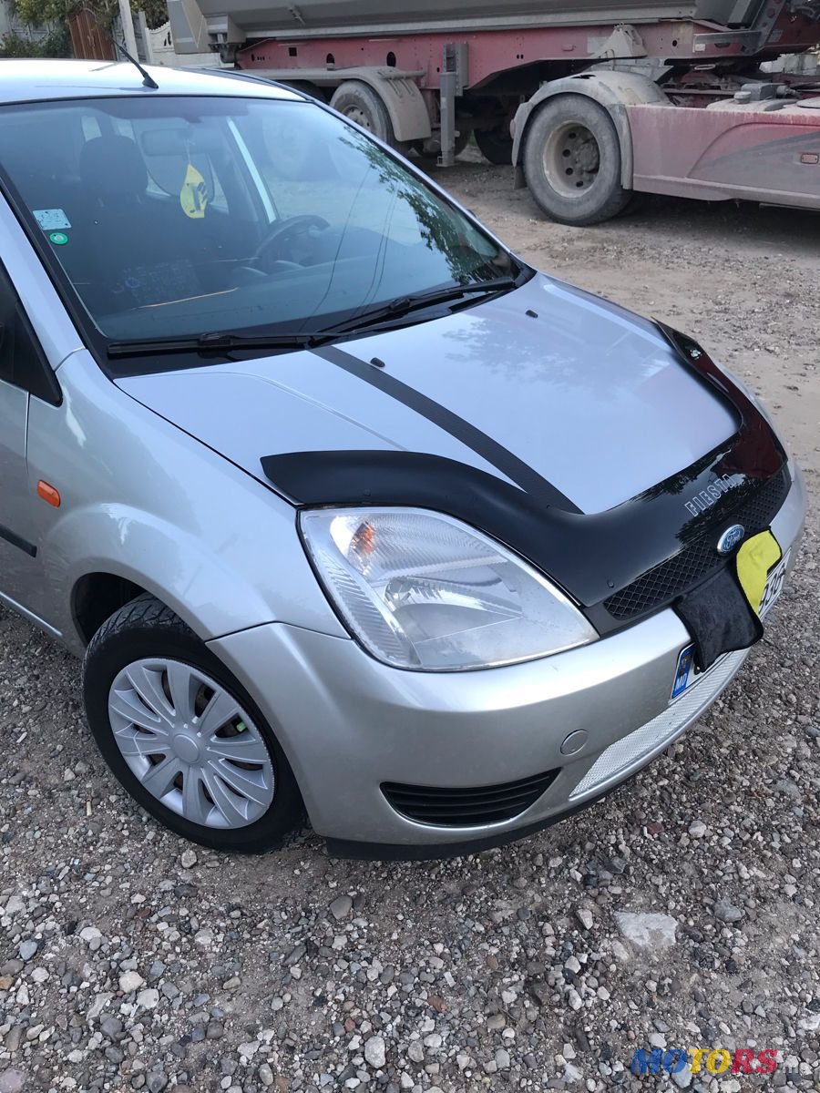 2005' Ford Fiesta photo #2