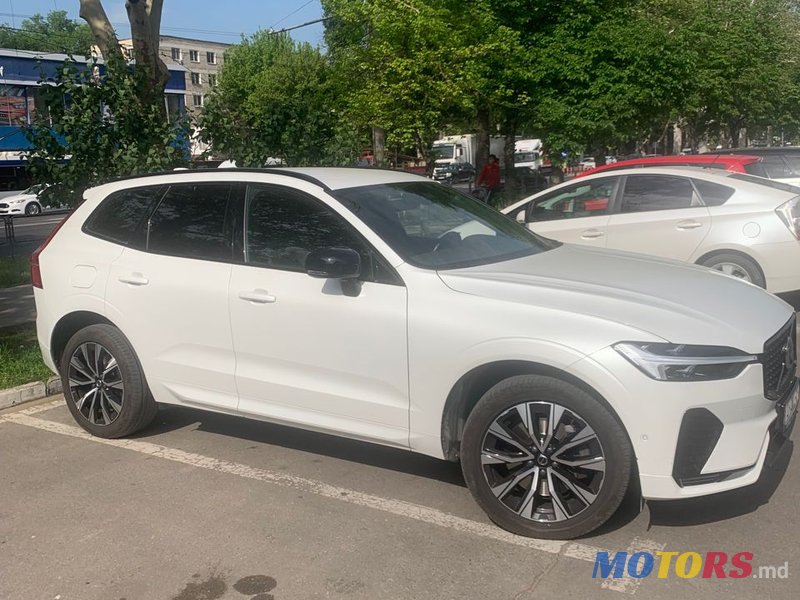 2022' Volvo XC60 photo #2