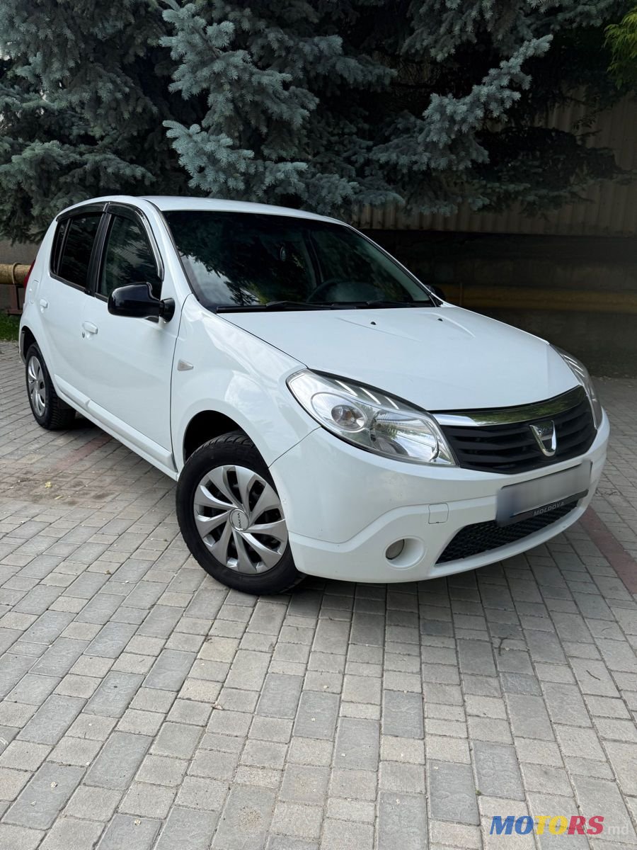 2012' Dacia Sandero photo #3