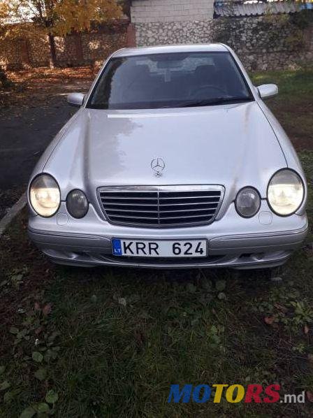 2001' Mercedes-Benz E photo #1