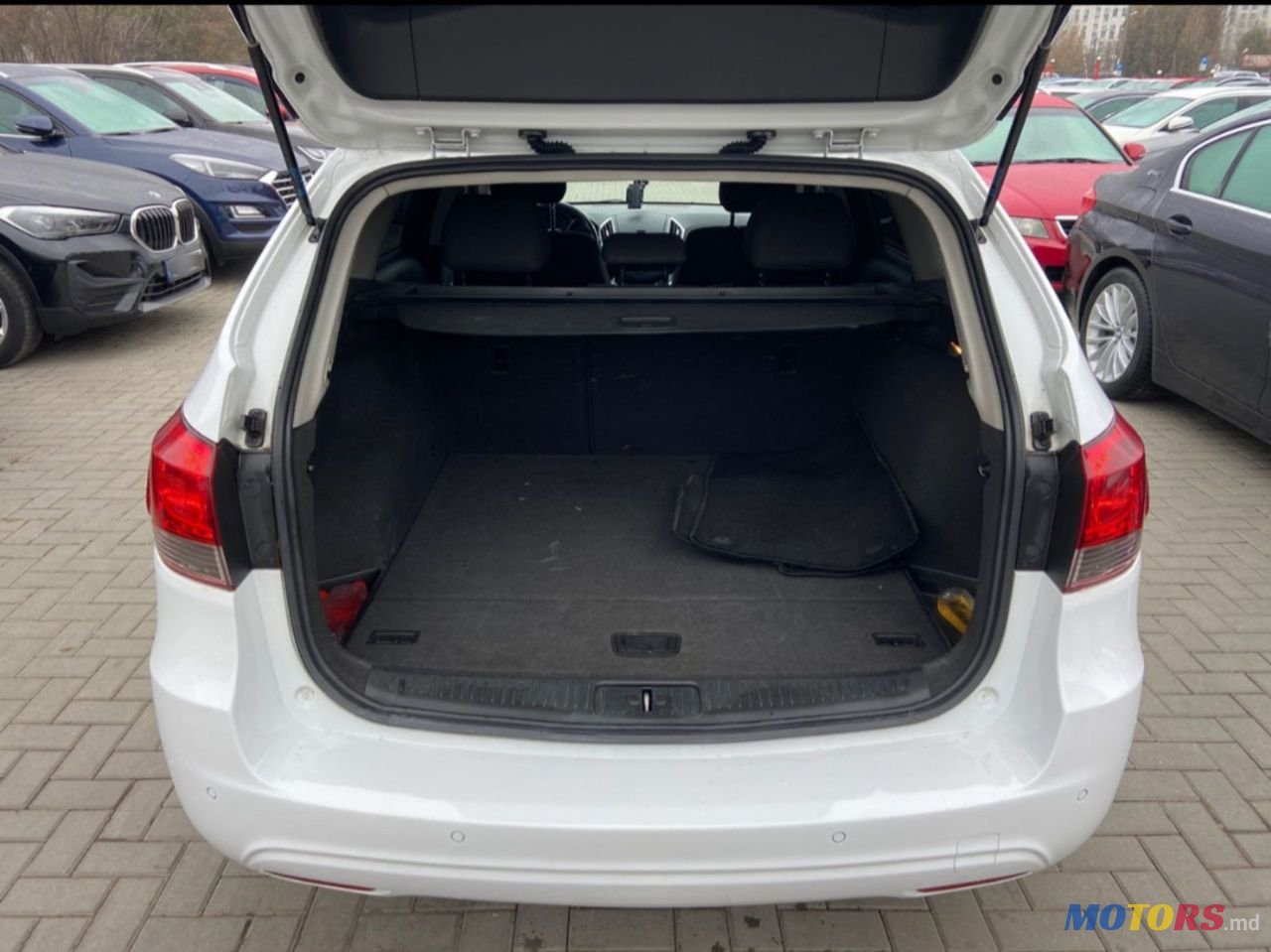 2013' Chevrolet Cruze photo #3