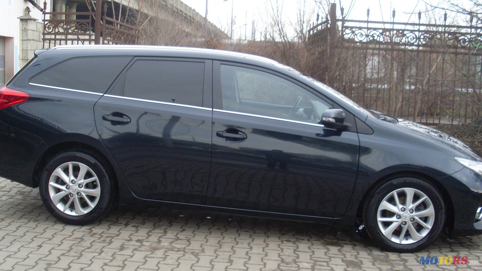 2014' Toyota Auris photo #2