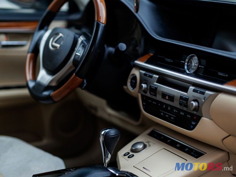 2012' Lexus Es Series photo #5