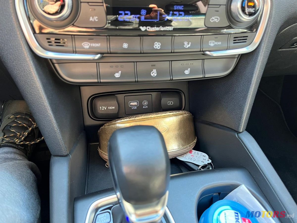 2020' Hyundai Santa Fe photo #4