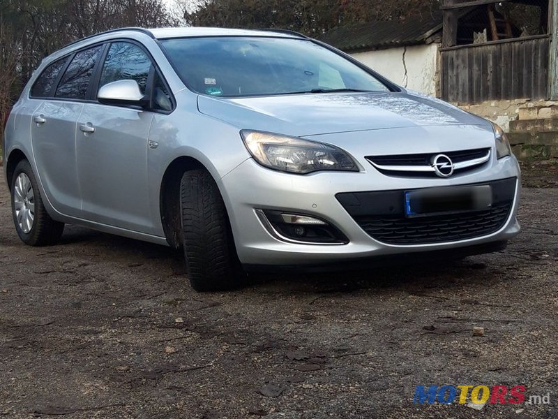 2013' Opel Astra photo #6