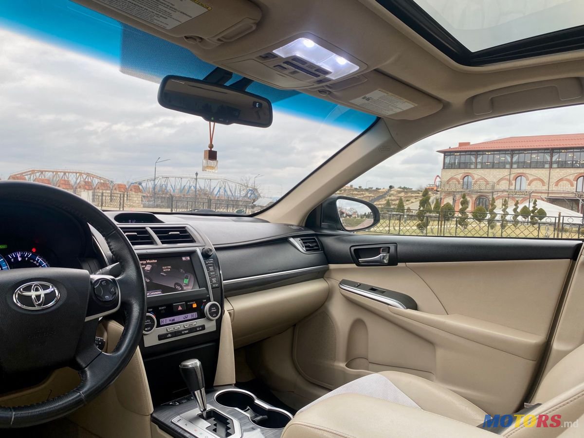 2012' Toyota Camry photo #6