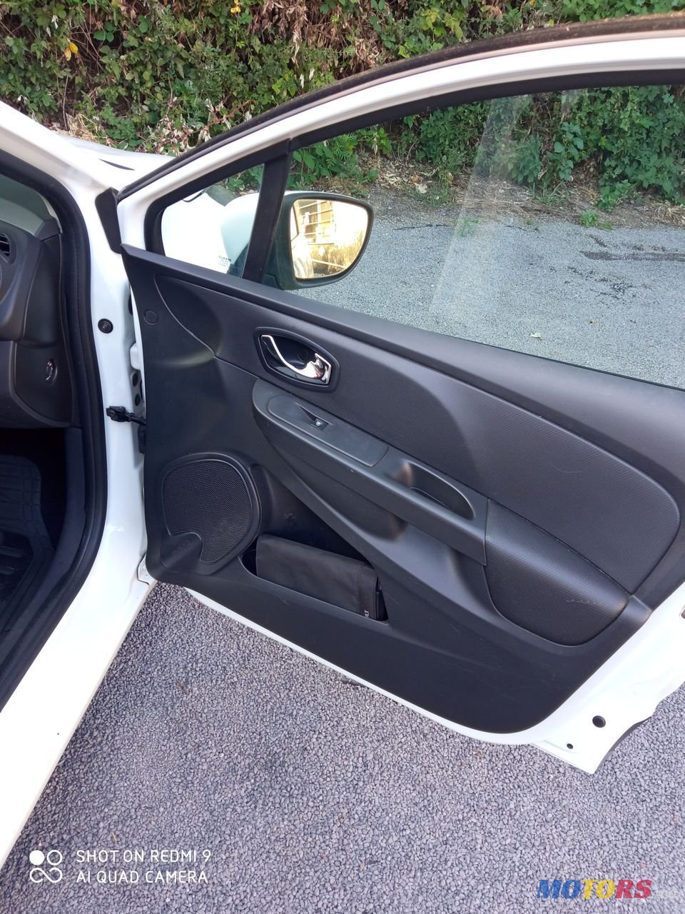 2015' Renault Clio photo #2