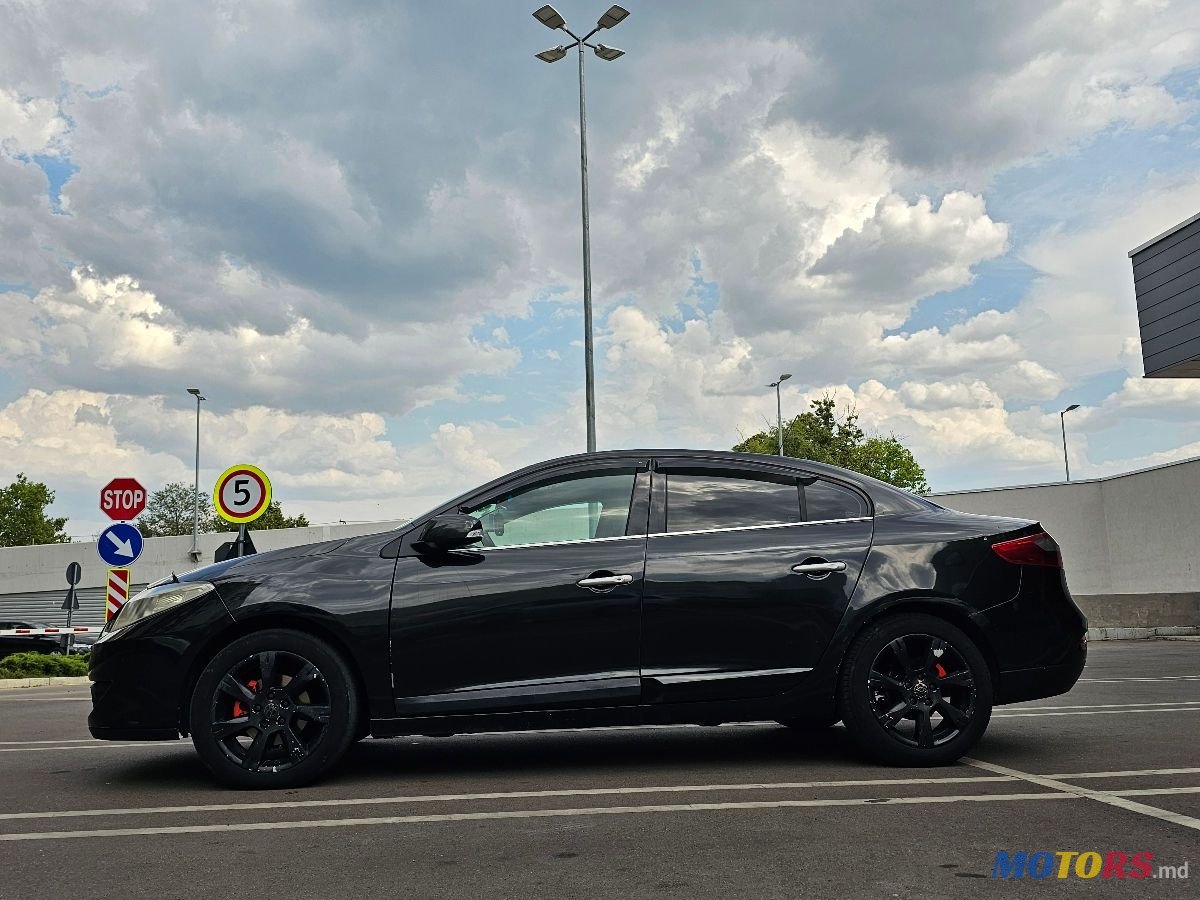 2011' Renault Fluence photo #2