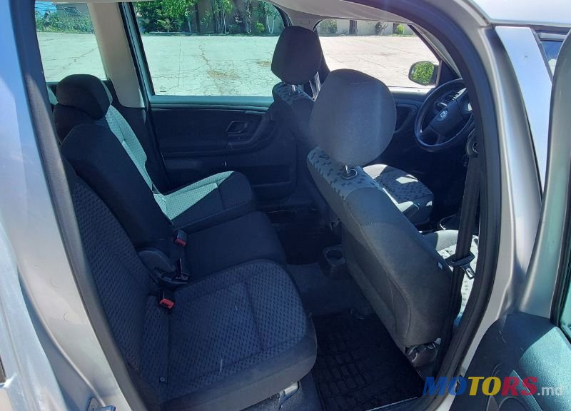 2009' Skoda Roomster photo #6