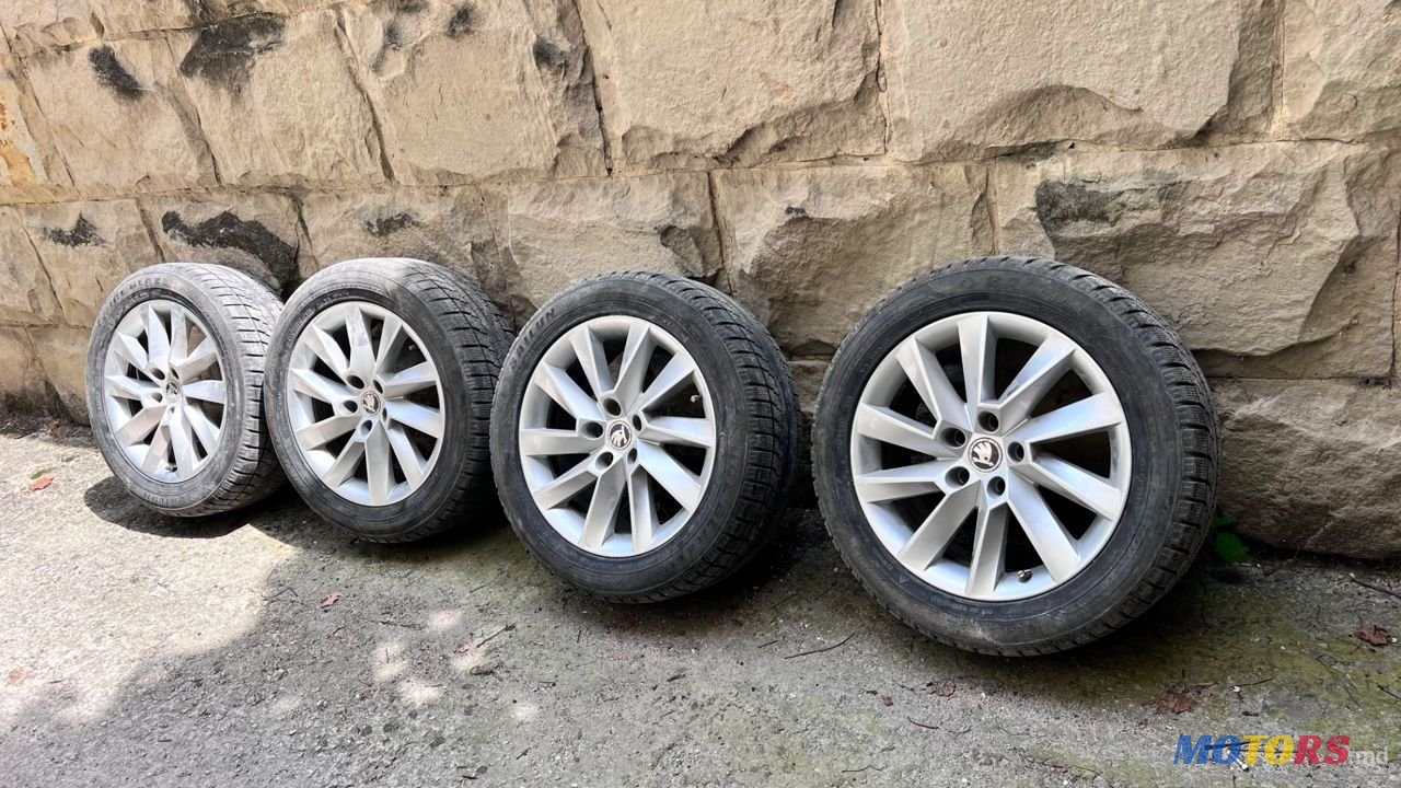 2018' Skoda Superb photo #5