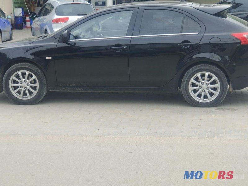 2010' Mitsubishi Lancer photo #3