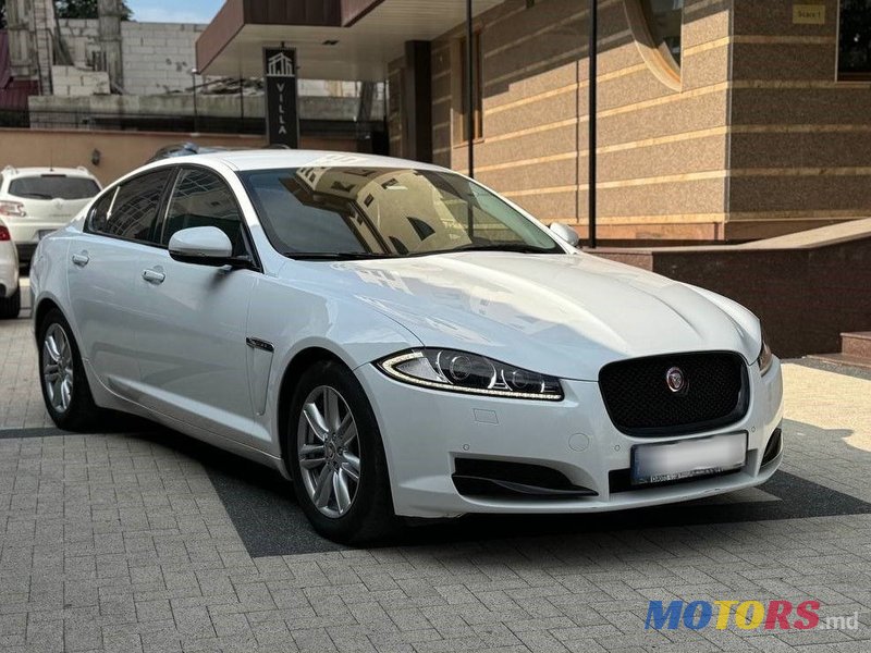2013' Jaguar XF photo #4