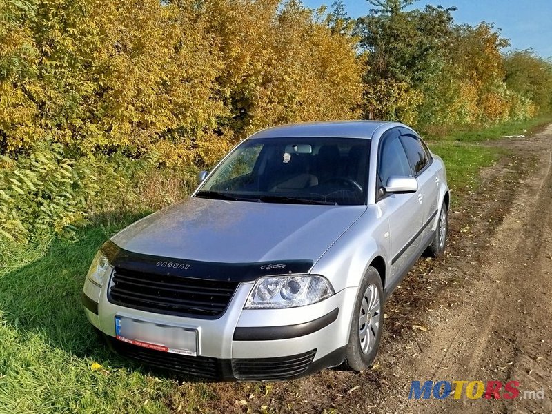 2001' Volkswagen Passat photo #1