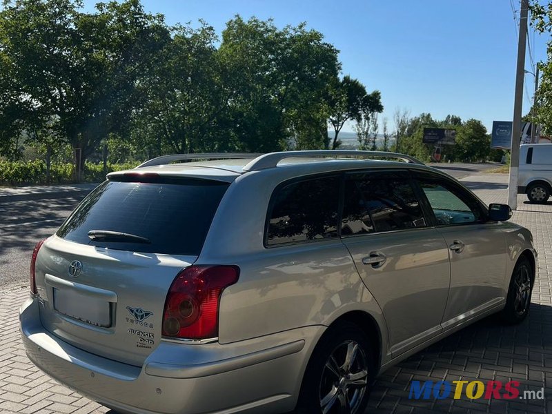 2005' Toyota Avensis photo #5