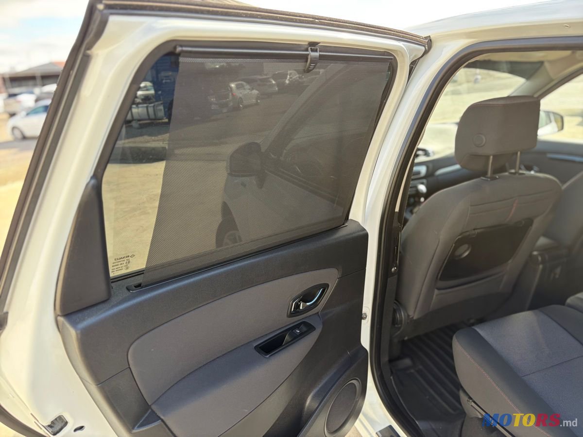 2014' Renault Scenic photo #6