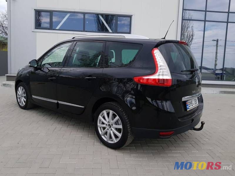 2013' Renault Grand Scenic photo #3
