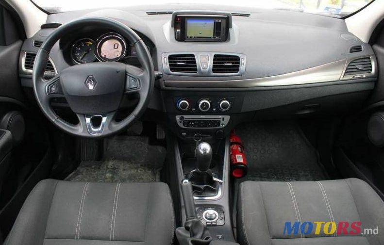 2012' Renault Megane photo #2