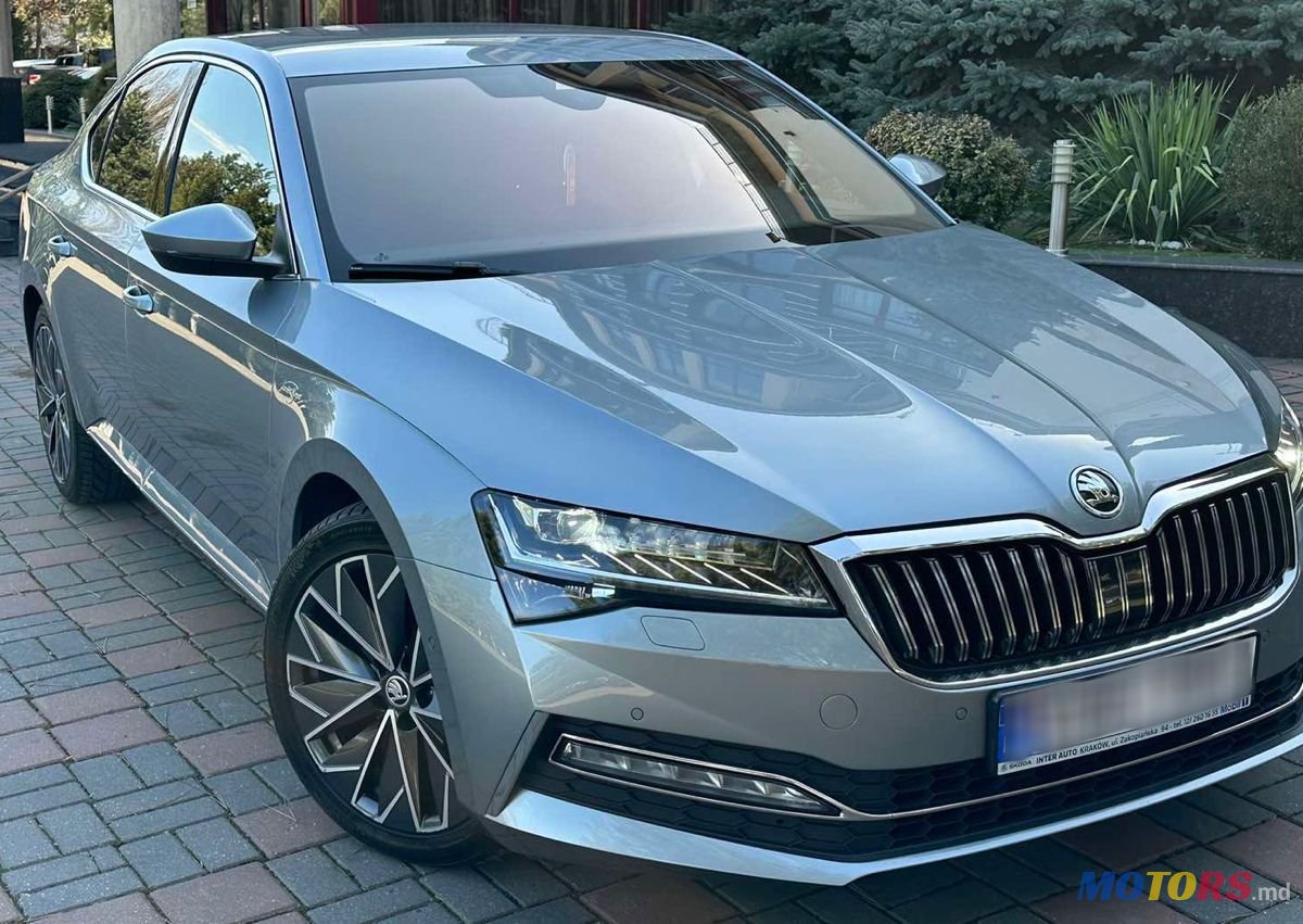 2019' Skoda Superb photo #3