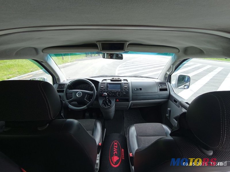 2004' Volkswagen Transporter photo #6