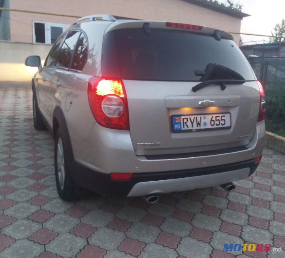 2011' Chevrolet Captiva photo #2