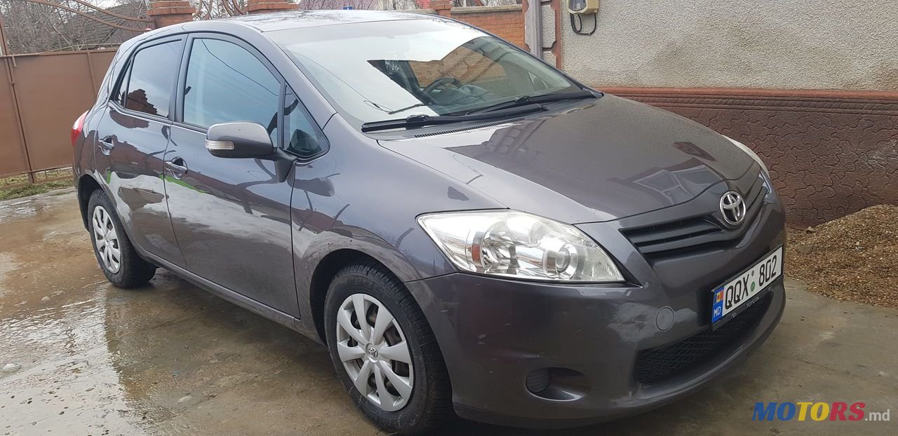 2010' Toyota Auris photo #3