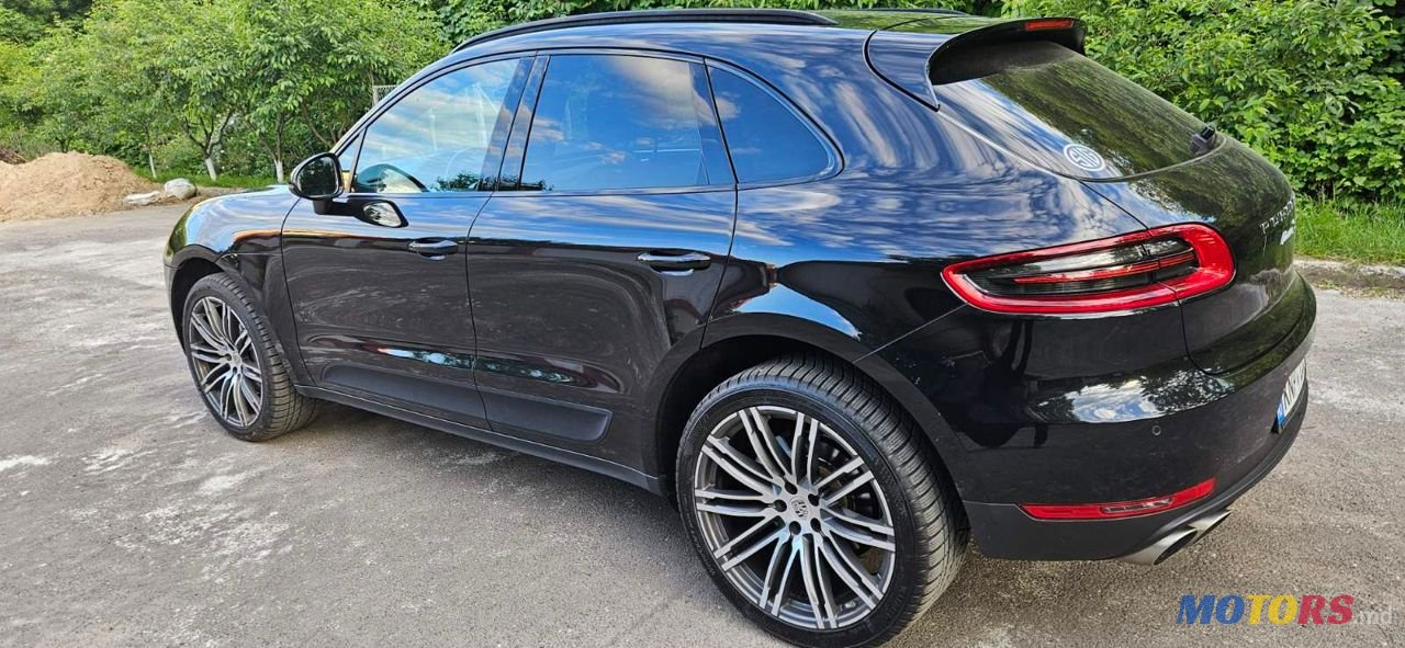 2015' Porsche Macan photo #2