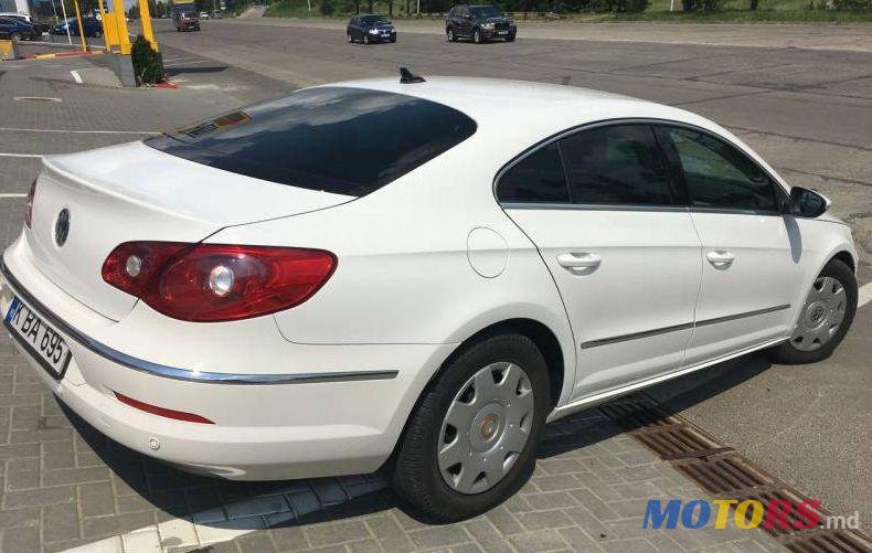 2008' Volkswagen Passat photo #2