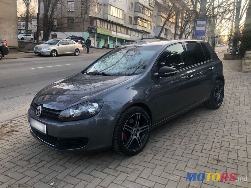 2009' Volkswagen Golf photo #2