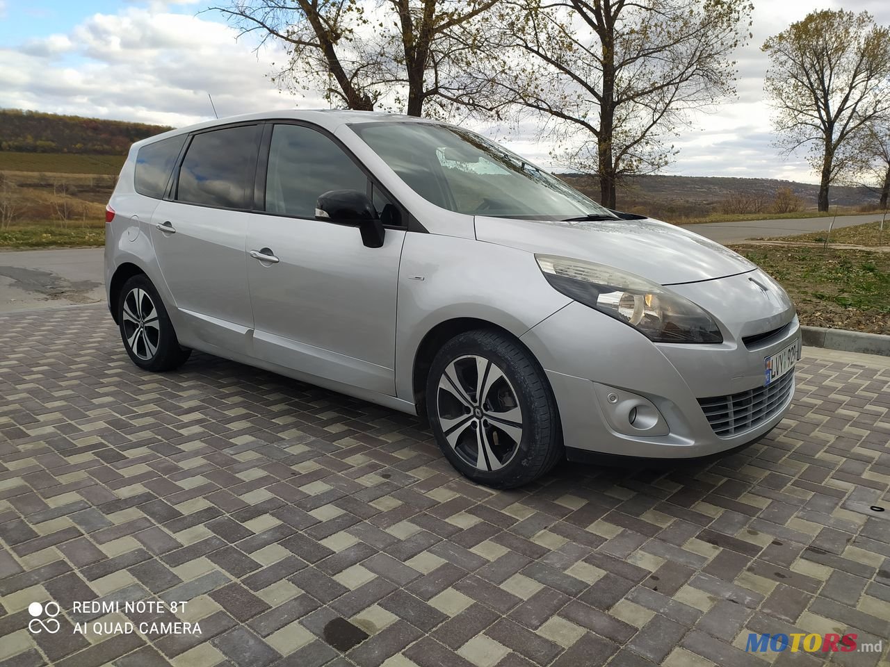 2011' Renault Grand Scenic photo #4