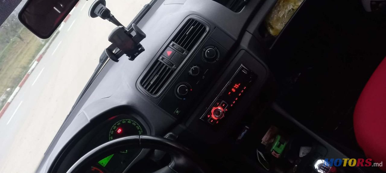 2009' Skoda Fabia photo #6